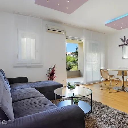 Deluxe Bagaric Apartment *